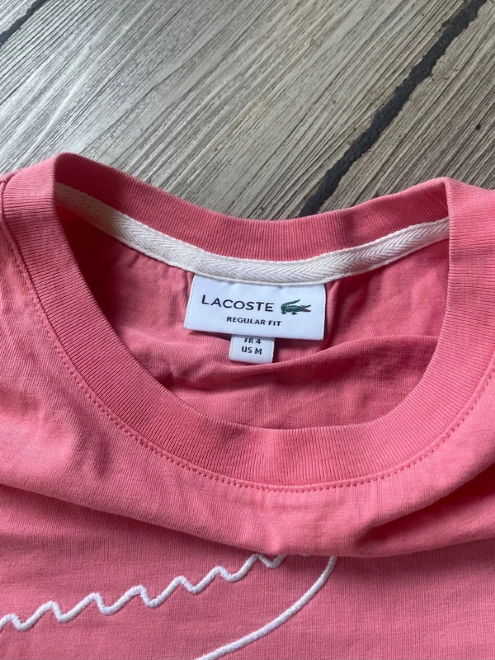 camiseta Lacoste rosa com logo bordado – photo 3
